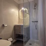 Le Centre Hotel *
