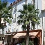Le Centre Hotel *