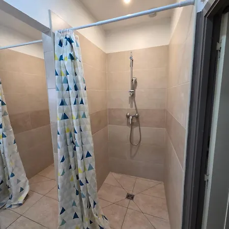 Le Centre מלון לה בולו