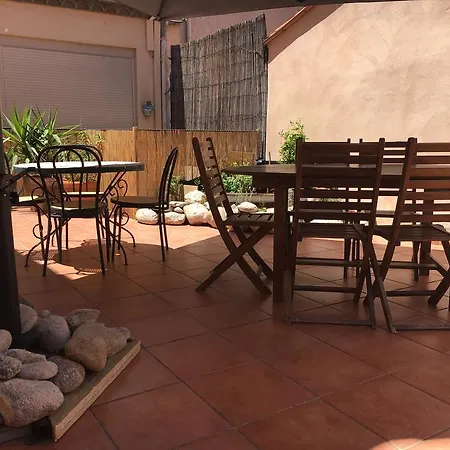Le Centre Hotel *
